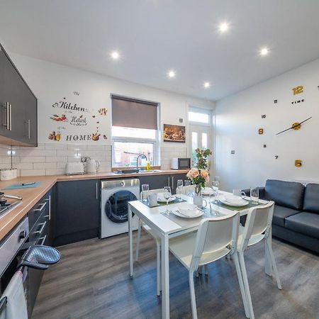 לידס *Rb12S* For Your Most Relaxed & Cosy Stay + Free Parking + Free Fast Wifi * מראה חיצוני תמונה